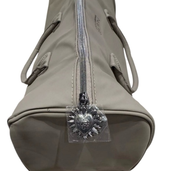 🩶 NWOT DOLCE & GABBANA GREY DUFFEL BAG! - Picture 7 of 13